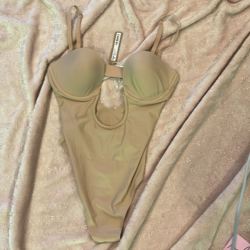 NWT ❗️READ❗️SKIMS DEEP PLUNGE SHAPEWEAR BODYSUIT